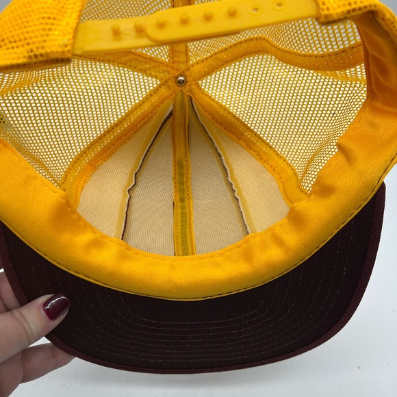 Vintage Minnesota Golden Gophers Mesh Trucker Hat Snapback USA Football Cap Logo - Picture 2 of 4